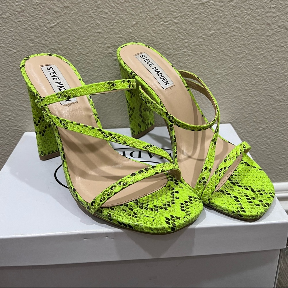 Steve Madden Green Snake Heel